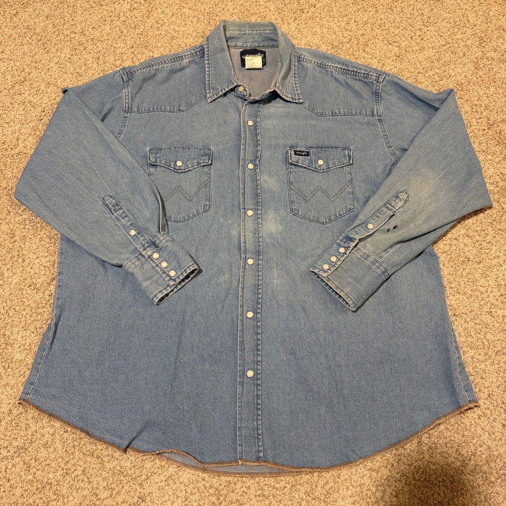Wrangler Mens XXL Light Wash Denim Western Pearl Snap Shirt Long Sleeve Raw Hem